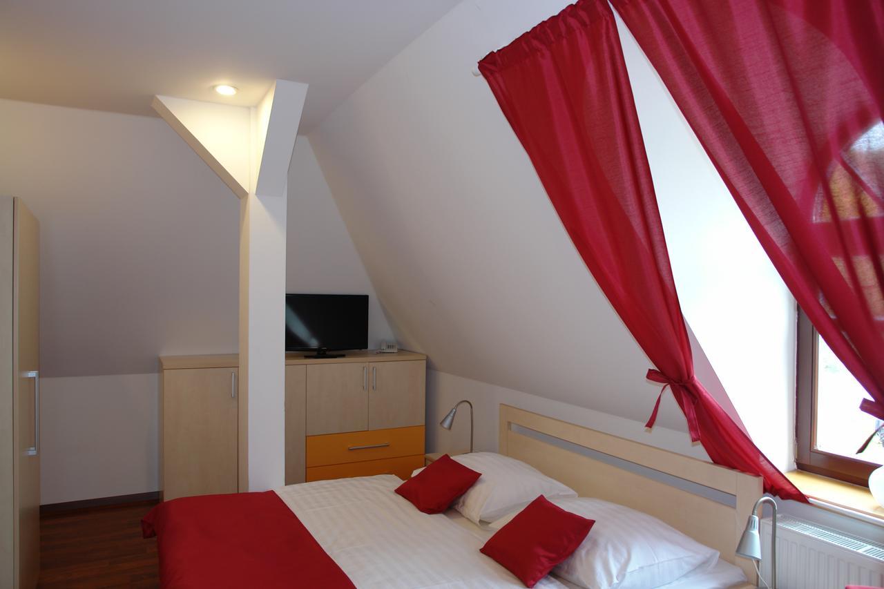 Teplice nad Metují Hotel Strelnice מראה חיצוני תמונה