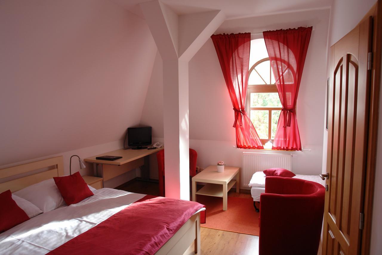 Teplice nad Metují Hotel Strelnice מראה חיצוני תמונה